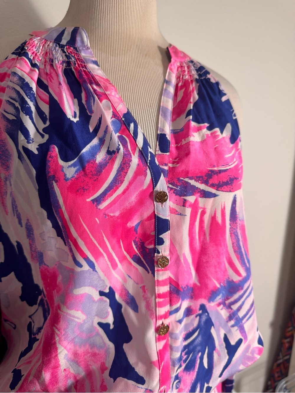 Lilly Pulitzer Pink and blue printed Sunny Shoulder Elsa 100% Silk Romper size M - Picture 10 of 10